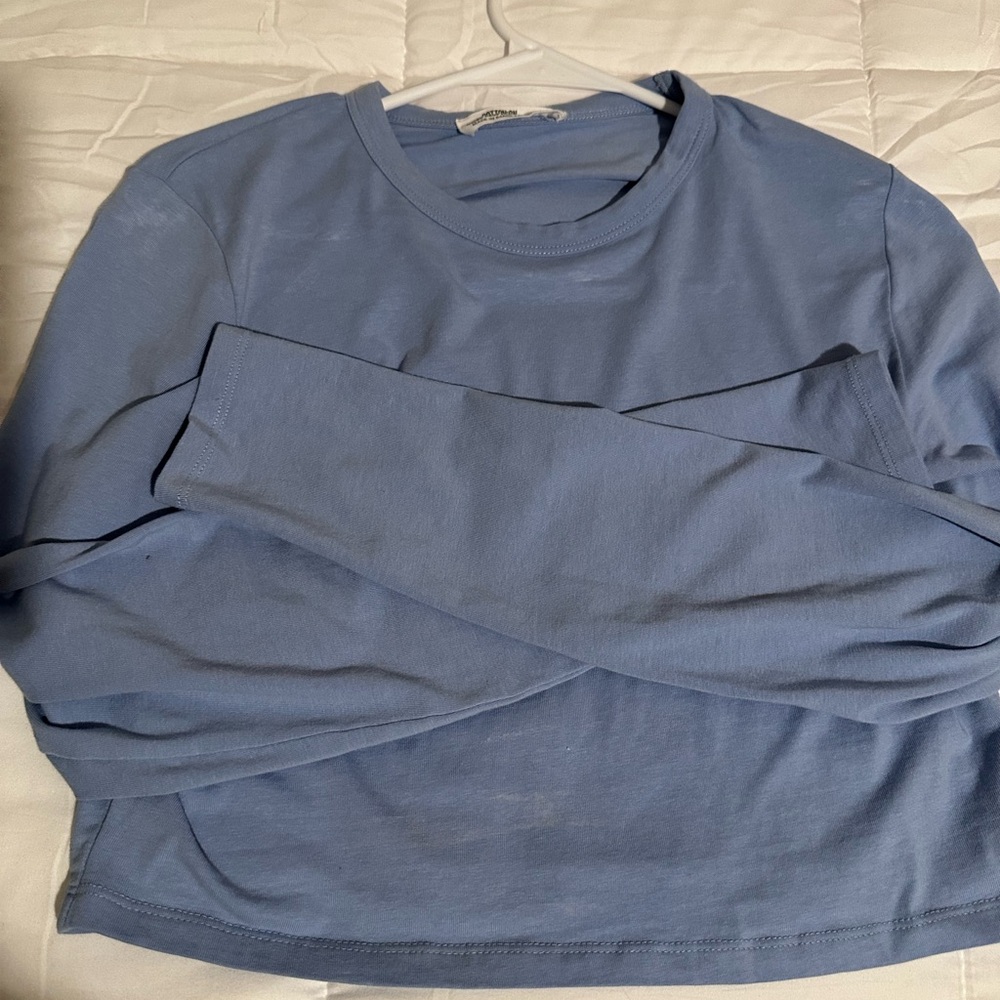 CottonOn Light Blue Cropped Long Sleeve 
Lightly worn, great condition
